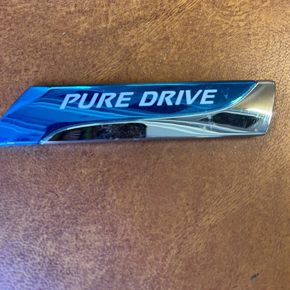 Nissan Pure Drive Sentra Altima Versa Trunk Emblem OEM BG00A